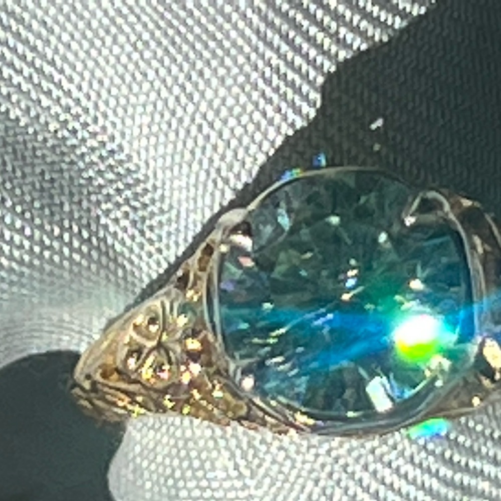 Antique Style Moissanite 18k Gold Ring - image 5